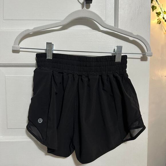 Lululemon black hotty hot shorts - Picture 2 of 4